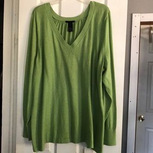 Green long sleeve pull over sweater